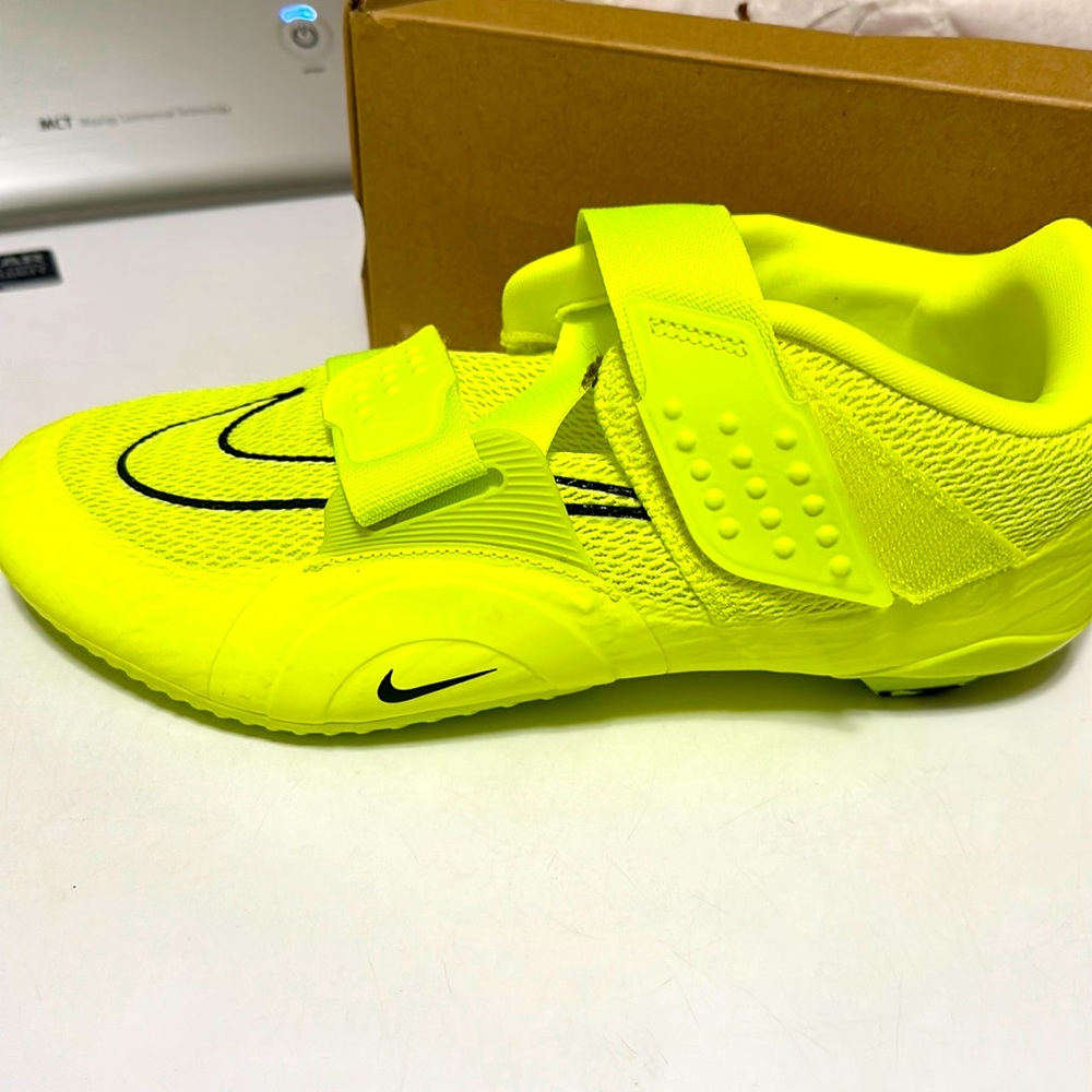 Nike men’s SuperRep Cycle 2 Volt/Black-White Spin Shoes. Size 10. New in Box.